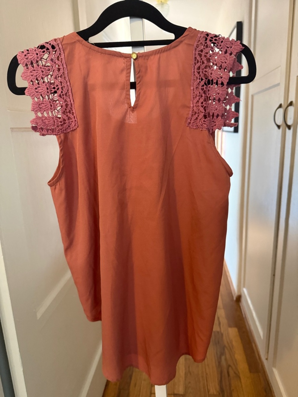 Indulge in Style Women’s Crochet-Shoulder Sleeveless Top - Dusty Rose - Picture 4 of 6